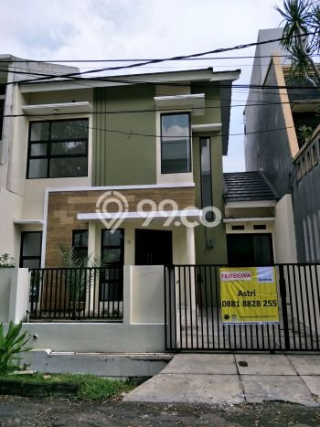 Disewakan! Rumah 4 Kamar Tidur &
4 Kamar Mandi di Bintaro, Tangerang Selatan Disewakan! Rumah 4 Kamar Tidur &
4 Kamar Mandi di Bintaro, Tangerang Selatan