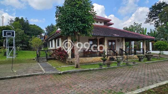Dijual Vila di Megamendung, Area 1300m2m², Lingkungan Asri Dijual Vila di Megamendung, Area 1300m2m², Lingkungan Asri