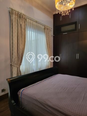 Lokasi strategis! Rumah siap huni disewakan di Kebayoran Baru LB 300m2 Lokasi strategis! Rumah siap huni disewakan di Kebayoran Baru LB 300m2