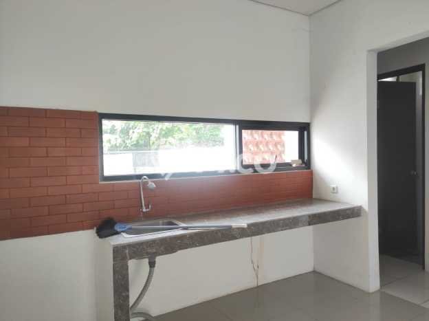 Rumah Kontrakan Jakarta Selatan LT 130m2 LB 140m2 Area Tanah Kusir Rumah Kontrakan Jakarta Selatan LT 130m2 LB 140m2 Area Tanah Kusir