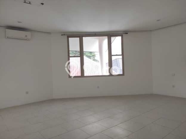 Disewakan Rumah Nyaman LT 400m2 / LB 800m2 di SCBD, Jakarta Selatan Disewakan Rumah Nyaman LT 400m2 / LB 800m2 di SCBD, Jakarta Selatan