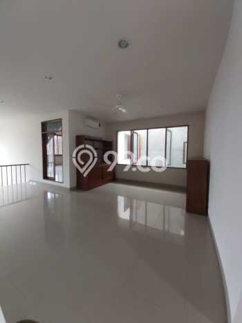 Hunian Minimalis Disewakan di Simprug Jakarta Selatan 7 KT & 6 KM Hunian Minimalis Disewakan di Simprug Jakarta Selatan 7 KT & 6 KM