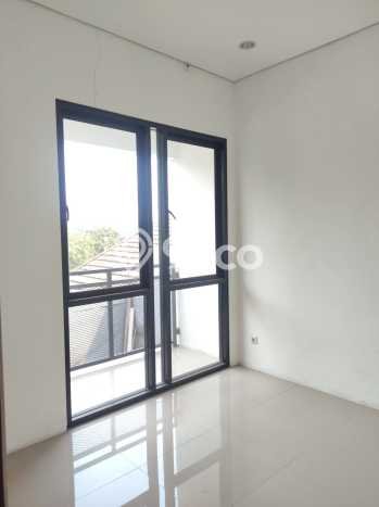 Rumah Kontrakan Jakarta Selatan LT 130m2 LB 140m2 Area Tanah Kusir Rumah Kontrakan Jakarta Selatan LT 130m2 LB 140m2 Area Tanah Kusir
