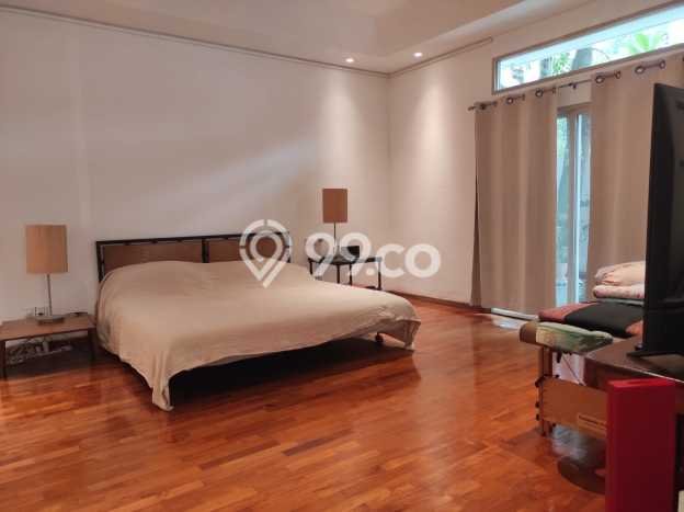 Disewakan Rumah Nyaman LT 400m2 / LB 800m2 di SCBD, Jakarta Selatan Disewakan Rumah Nyaman LT 400m2 / LB 800m2 di SCBD, Jakarta Selatan