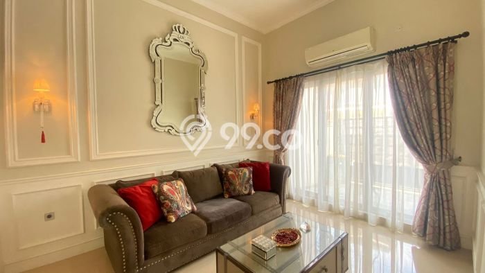 Lokasi strategis! Rumah siap huni disewakan di Kebayoran Baru LB 300m2 Lokasi strategis! Rumah siap huni disewakan di Kebayoran Baru LB 300m2