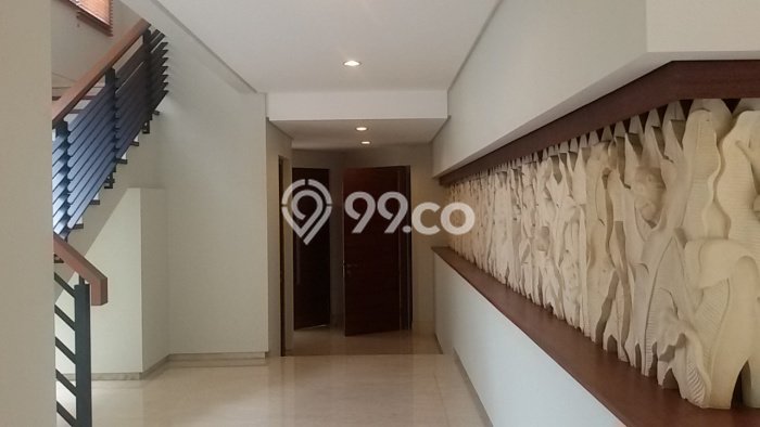 Rumah Kondisi Baik Disewakan di Pondok Indah, Jakarta Selatan LT 585m2, LB 750m2 Rumah Kondisi Baik Disewakan di Pondok Indah, Jakarta Selatan LT 585m2, LB 750m2