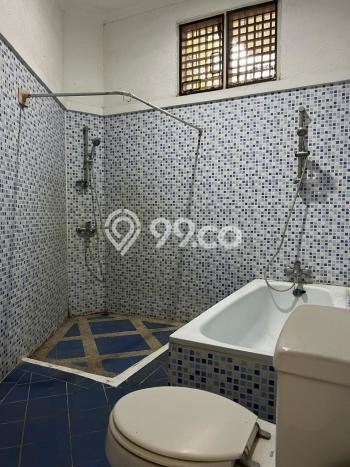 HUNIAN PILIHAN! Rumah di Kebayoran Baru, 3 KT, Area Strategis, LT 302m² LB 225m² HUNIAN PILIHAN! Rumah di Kebayoran Baru, 3 KT, Area Strategis, LT 302m² LB 225m²