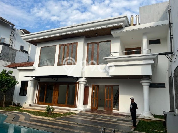Ready to Use! Premium House LT 740m2 Desain Elegan di Jeruk Purut Ready to Use! Premium House LT 740m2 Desain Elegan di Jeruk Purut