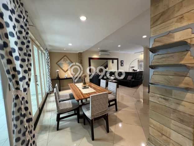 Disewakan! Rumah 3 Kamar Tidur &
2 Kamar Mandi di Pondok Indah, Jakarta Selatan Disewakan! Rumah 3 Kamar Tidur &
2 Kamar Mandi di Pondok Indah, Jakarta Selatan
