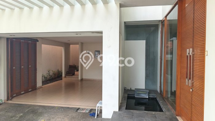 Hunian Modern dengan LT 500m2 & LB 400m2 Dikontrakkan di Kemang Hunian Modern dengan LT 500m2 & LB 400m2 Dikontrakkan di Kemang