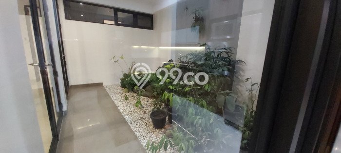 Hunian Minimalis Disewakan di Pondok Indah Jakarta Selatan 4 KT & 4 KM Hunian Minimalis Disewakan di Pondok Indah Jakarta Selatan 4 KT & 4 KM