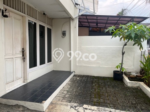 Rumah Mewah LB 100m2 Siap Pakai Desain Elegan di Pondok Indah, Jakarta Selatan Rumah Mewah LB 100m2 Siap Pakai Desain Elegan di Pondok Indah, Jakarta Selatan