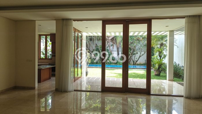 Hunian Modern dengan LT 500m2 & LB 400m2 Dikontrakkan di Kemang Hunian Modern dengan LT 500m2 & LB 400m2 Dikontrakkan di Kemang