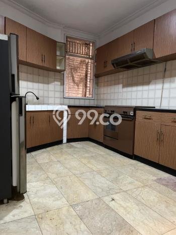 HUNIAN PILIHAN! Rumah di Kebayoran Baru, 3 KT, Area Strategis, LT 302m² LB 225m² HUNIAN PILIHAN! Rumah di Kebayoran Baru, 3 KT, Area Strategis, LT 302m² LB 225m²