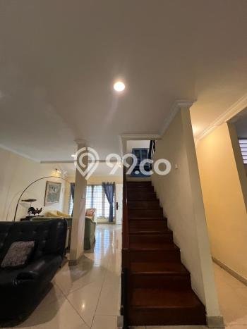 Disewakan! Rumah 3 Kamar Tidur &
2 Kamar Mandi di Pondok Indah, Jakarta Selatan Disewakan! Rumah 3 Kamar Tidur &
2 Kamar Mandi di Pondok Indah, Jakarta Selatan