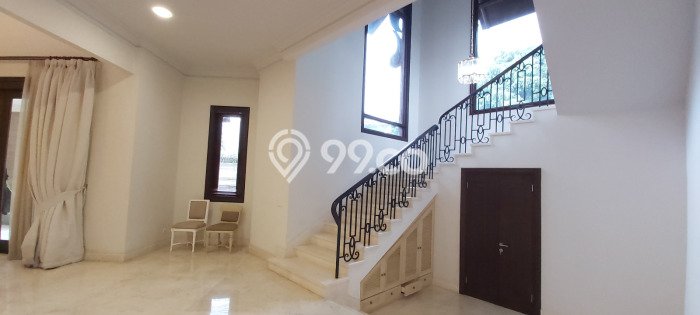 Sewa Rumah Strategis LT 600m2 / LB 500m2 di Pondok Indah, Jakarta Selatan Sewa Rumah Strategis LT 600m2 / LB 500m2 di Pondok Indah, Jakarta Selatan