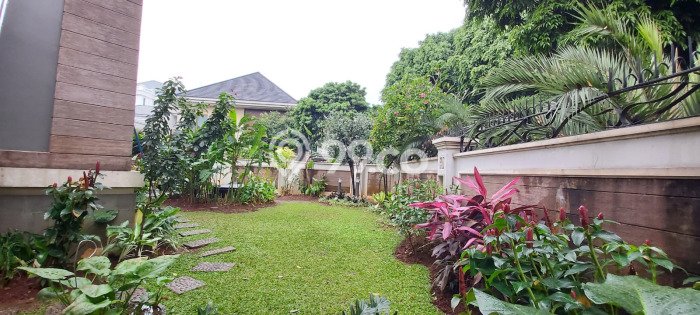 Sewa Rumah Strategis LT 600m2 / LB 500m2 di Pondok Indah, Jakarta Selatan Sewa Rumah Strategis LT 600m2 / LB 500m2 di Pondok Indah, Jakarta Selatan