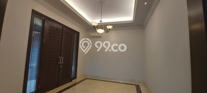 Sewa Rumah Strategis LT 600m2 / LB 500m2 di Pondok Indah, Jakarta Selatan Sewa Rumah Strategis LT 600m2 / LB 500m2 di Pondok Indah, Jakarta Selatan