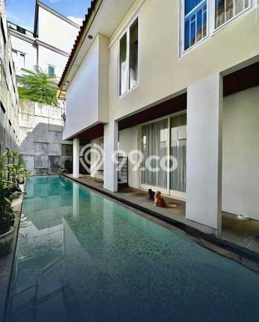 Hunian Elit LB 500m2 Siap Huni Desain Elegan di Pondok Indah, Jakarta Selatan Hunian Elit LB 500m2 Siap Huni Desain Elegan di Pondok Indah, Jakarta Selatan