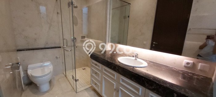 Sewa Rumah Strategis LT 600m2 / LB 500m2 di Pondok Indah, Jakarta Selatan Sewa Rumah Strategis LT 600m2 / LB 500m2 di Pondok Indah, Jakarta Selatan