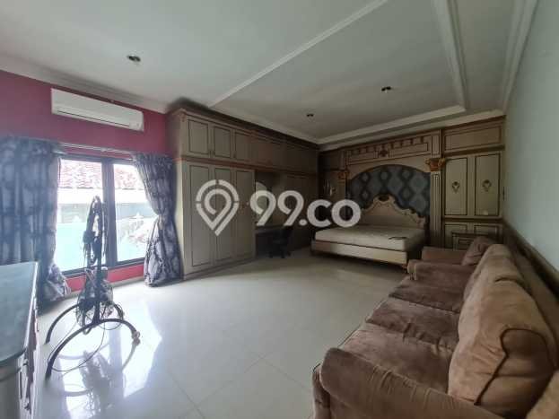 Hunian Elit LB 450m2 Siap Pakai Desain Elegan di Pakuwon Indah, Surabaya Hunian Elit LB 450m2 Siap Pakai Desain Elegan di Pakuwon Indah, Surabaya