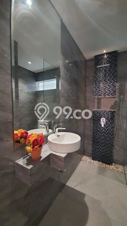 Rumah Elit LB 280m2 Siap Huni Desain Elegan di Pakuwon Indah, Surabaya Rumah Elit LB 280m2 Siap Huni Desain Elegan di Pakuwon Indah, Surabaya