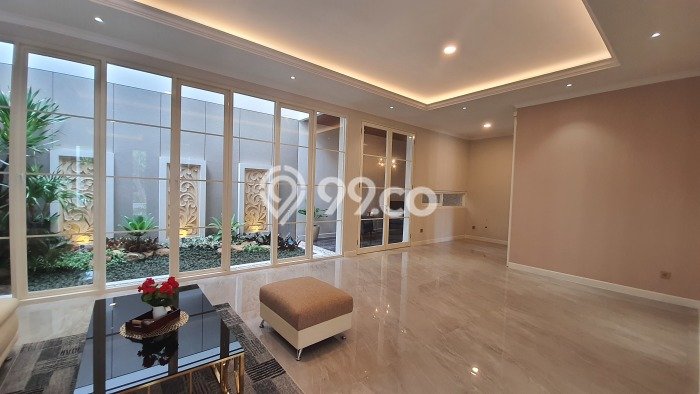 Rumah Elit LB 280m2 Siap Huni Desain Elegan di Pakuwon Indah, Surabaya Rumah Elit LB 280m2 Siap Huni Desain Elegan di Pakuwon Indah, Surabaya