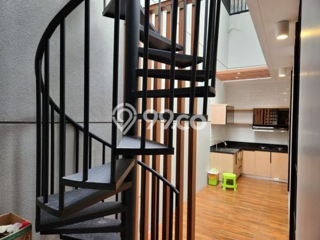 KESEMPATAN EMAS! Rumah di Citraland, Surabaya, LT 170m2m² Bangunan 232m2m² KESEMPATAN EMAS! Rumah di Citraland, Surabaya, LT 170m2m² Bangunan 232m2m²
