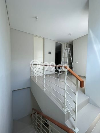 Dijual Rumah Mewah Megah Dengan View Eksklusif di Citraland, Surabaya Dijual Rumah Mewah Megah Dengan View Eksklusif di Citraland, Surabaya