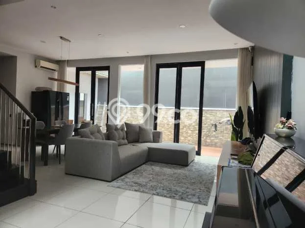 Jual Rumah Mewah Megah Dengan View Cantik di Citraland, Surabaya Jual Rumah Mewah Megah Dengan View Cantik di Citraland, Surabaya