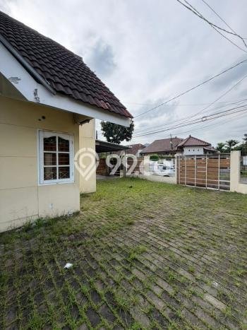 Dijual Rumah Kost di BSD Griya Loka, Tangerang, 7 KT, 3 KM, Bangunan 310m2 Dijual Rumah Kost di BSD Griya Loka, Tangerang, 7 KT, 3 KM, Bangunan 310m2