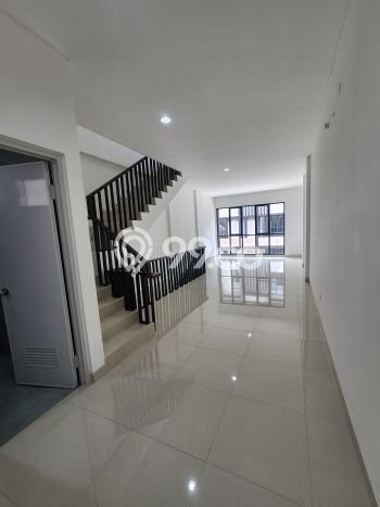 Area Ramai! Ruko Dijual di BSD untuk Bisnis Luas Bangunan 146m2 Area Ramai! Ruko Dijual di BSD untuk Bisnis Luas Bangunan 146m2