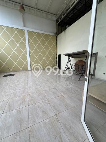 Disewakan! Rumah 4 Kamar Tidur &
4 Kamar Mandi di Gading Serpong, Tangerang Disewakan! Rumah 4 Kamar Tidur &
4 Kamar Mandi di Gading Serpong, Tangerang