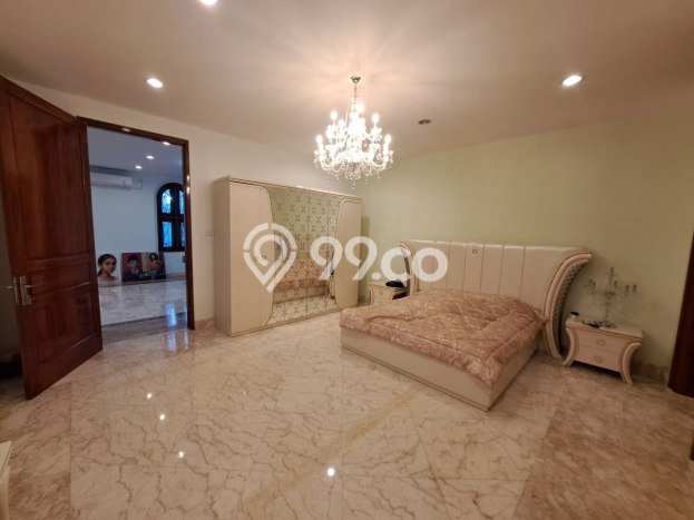 Siap Huni Rumah Mewah 7 Kamar di Tegalsari Dekat ke Mana Pun Siap Huni Rumah Mewah 7 Kamar di Tegalsari Dekat ke Mana Pun