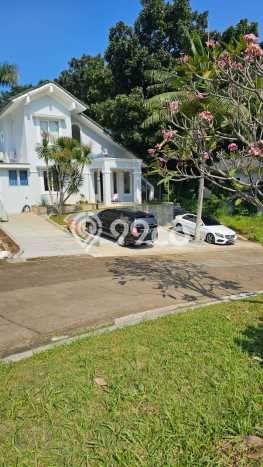 Rumah Elit Modern Tanpa Renovasi di Sentul Bogor Rumah Elit Modern Tanpa Renovasi di Sentul Bogor