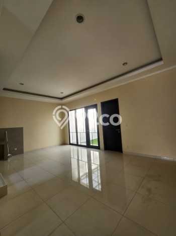 Lokasi strategis! Rumah siap pakai disewakan di Tangerang LB 250m2 Lokasi strategis! Rumah siap pakai disewakan di Tangerang LB 250m2