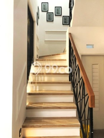 Rumah Strategis Modern Lb 150m2 di Jagakarsa, Jakarta Selatan Rumah Strategis Modern Lb 150m2 di Jagakarsa, Jakarta Selatan