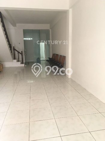 Disewakan Ruko komersial di Cempaka Putih luas bangunan 300m2 Disewakan Ruko komersial di Cempaka Putih luas bangunan 300m2