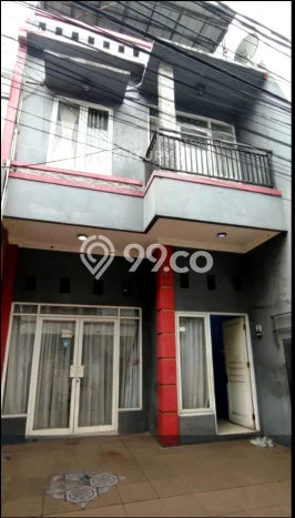 Lokasi strategis! Rumah siap huni disewakan di Johar Baru LB 150m2 Lokasi strategis! Rumah siap huni disewakan di Johar Baru LB 150m2