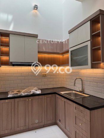 Rumah Luxury Modern Tanpa Renovasi di Rawamangun Jakarta Timur Rumah Luxury Modern Tanpa Renovasi di Rawamangun Jakarta Timur