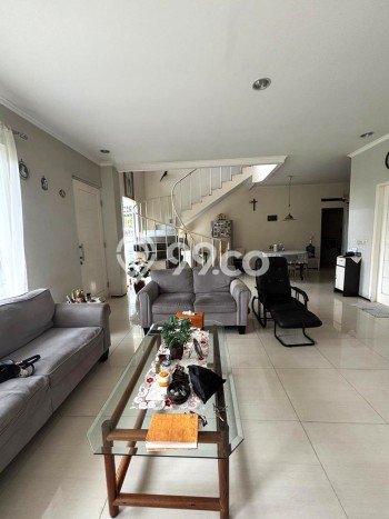 Rumah Mewah Siap Huni LT 275m2 di Serpong, Tangerang Selatan Rumah Mewah Siap Huni LT 275m2 di Serpong, Tangerang Selatan