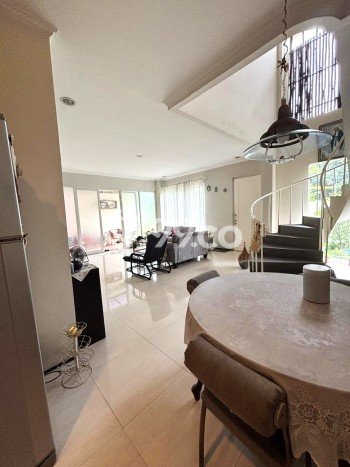 Rumah Mewah Siap Huni LT 275m2 di Serpong, Tangerang Selatan Rumah Mewah Siap Huni LT 275m2 di Serpong, Tangerang Selatan