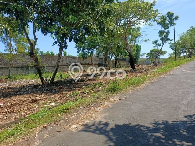 Tanah Komersial di , Luas 250m2m², Akses Mudah Tanah Komersial di , Luas 250m2m², Akses Mudah