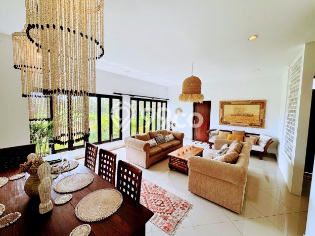 HOT DEAL! Vila Kawasan , Luas 102m2m², Lokasi Prima HOT DEAL! Vila Kawasan , Luas 102m2m², Lokasi Prima