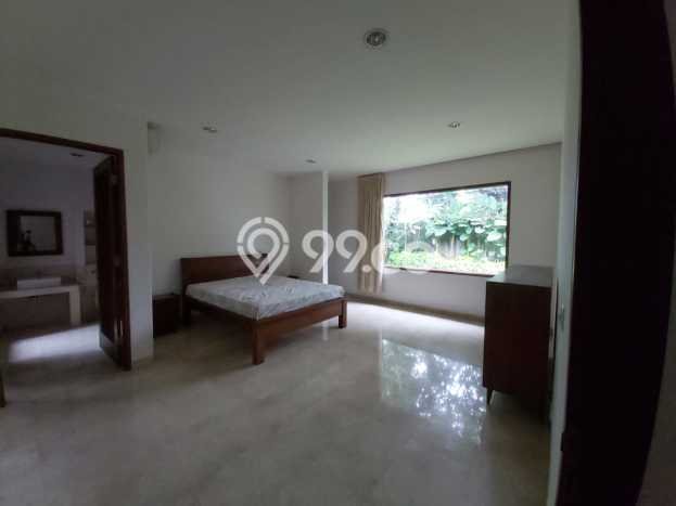 Disewakan Rumah Murah di Kemang Jakarta Selatan dengan 4 KT Disewakan Rumah Murah di Kemang Jakarta Selatan dengan 4 KT