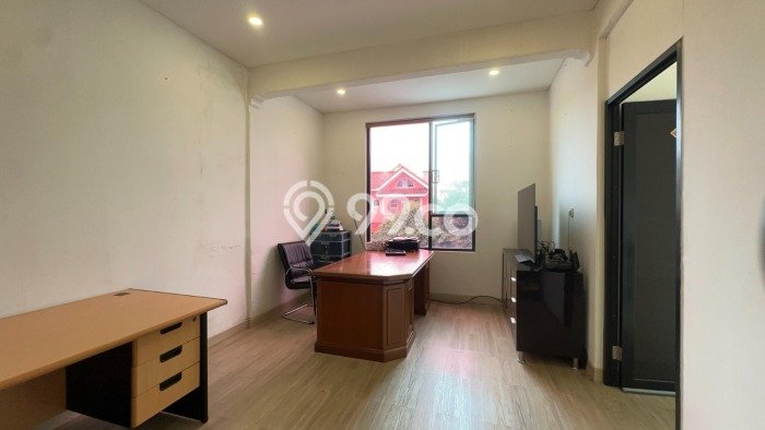 Rumah Mewah LB 200m2 Siap Pakai Desain Elegan di Alam Sutera, Tangerang Rumah Mewah LB 200m2 Siap Pakai Desain Elegan di Alam Sutera, Tangerang