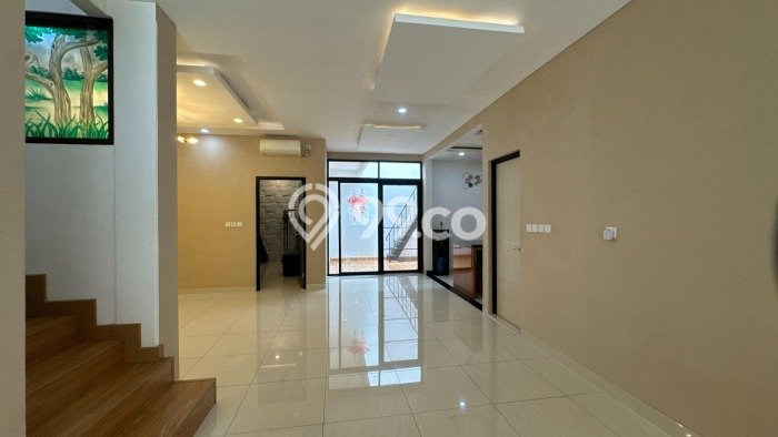 Rumah Mewah LB 200m2 Siap Pakai Desain Elegan di Alam Sutera, Tangerang Rumah Mewah LB 200m2 Siap Pakai Desain Elegan di Alam Sutera, Tangerang