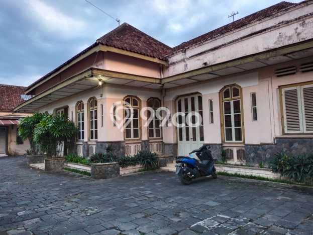 Dijual Hunian Mewah dengan Fasilitas Sekitar Lengkap di Laweyan, Solo Dijual Hunian Mewah dengan Fasilitas Sekitar Lengkap di Laweyan, Solo