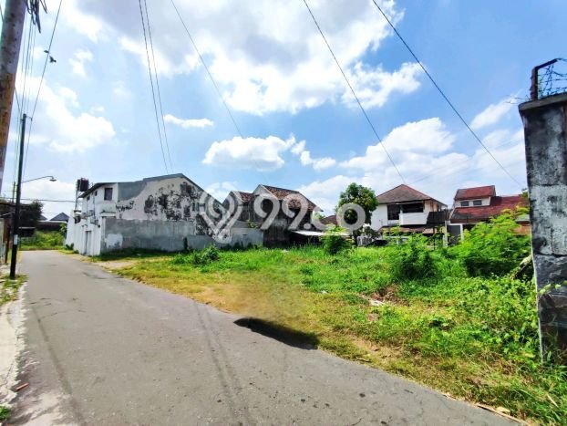 Kavling Tanah di Laweyan Dijual Luas 720m2 Legalitas SHM Kavling Tanah di Laweyan Dijual Luas 720m2 Legalitas SHM