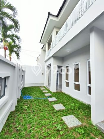 Dijual Rumah Mewah Exclusive di Banjarsari, Surakarta Dijual Rumah Mewah Exclusive di Banjarsari, Surakarta